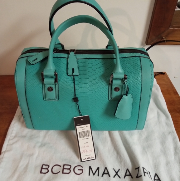 BCBGMaxAzria Bag NWT with Silver Structured Design and Silver Hardwar - Picture 3 of 16